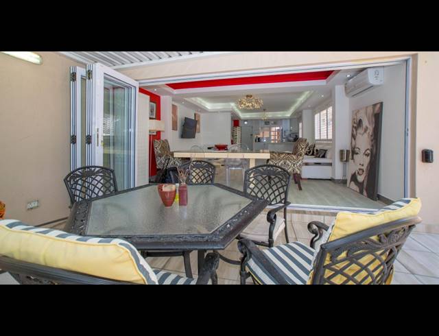 3 BEDROOM TOWNHOUSE FOR SALE IN UMHLANGA CENTRAL